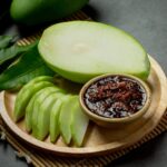 12 Incredible Health Benefits of Consuming Raw Mangoes