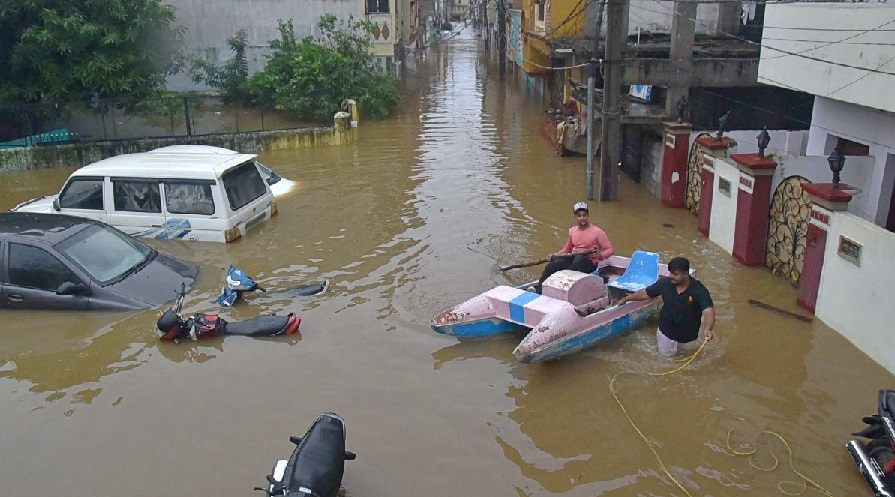 Telangana Floods: IMD Issues Warning for More Heavy Rains in Hyderabad and Surrounding Districts Amid Tragic Deaths